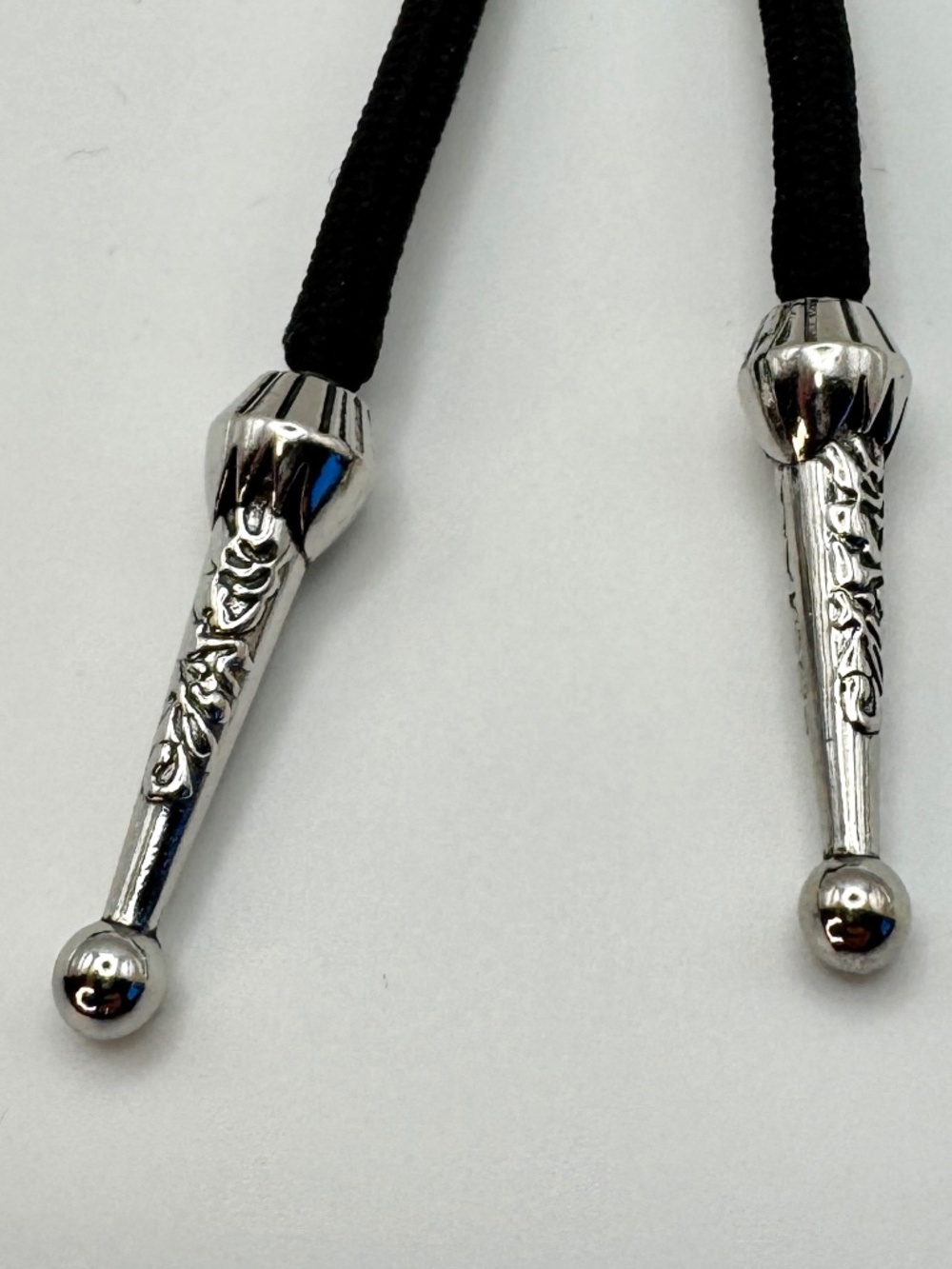 Vancouver Canucks Bolo Tie One-of-a-Kind NHL Fan Apparel Upcycled 1.75" pin - Picture 4 of 11